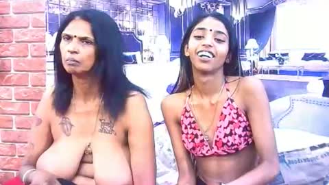 indiansexyslender4u2luv online show from November 2025 08:31:01 AM