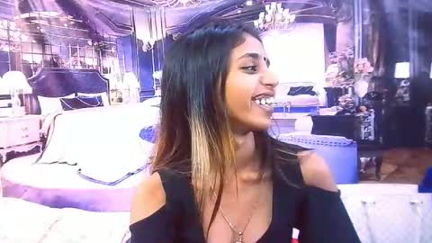 indiansexyslender4u2luv online show from November 2025 05:22:02 AM