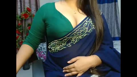 tina online show from November 2025 07:05:01 PM