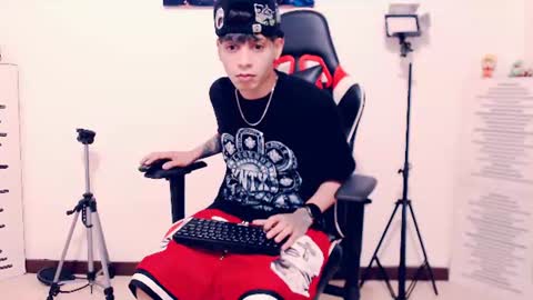 Snapshot of indomitablebeast chatting on July 2026 01:25:02 AM matias online show from July 2026 01:25:02 AM