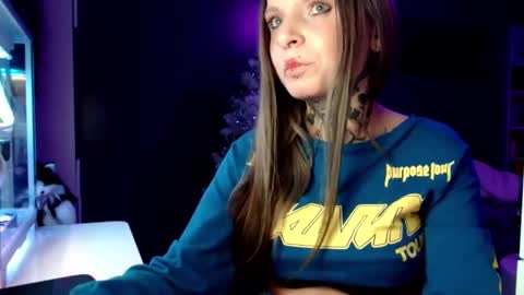 Snapshot of inesdesire chatting on January 2025 09:35:02 PM InesDesire online show from January 2025 09:35:02 PM