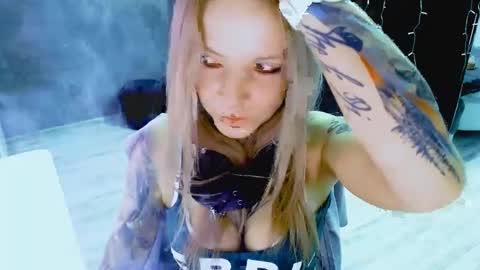 Snapshot of inesdesire chatting on October 2025 07:25:02 AM InesDesire online show from October 2025 07:25:02 AM