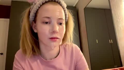 Snapshot of infinitysoul_ chatting on December 2024 01:52:02 PM Alexa..  Inst     Fansly infinitysoul  online show from December 2024 01:52:02 PM