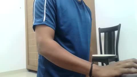 Inglorious Hairy Uncut online show from April 2026 04:33:02 AM