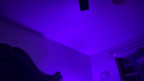 Ingrid online show from November 2025 12:27:01 AM