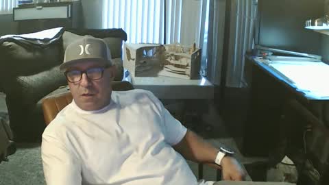 Snapshot of inittogetitin chatting on December 2025 10:17:02 PM inittogetitin online show from December 2025 10:17:02 PM