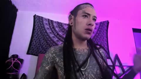 Snapshot of ink_u_buzz chatting on December 2024 04:21:01 AM Dani online show from December 2024 04:21:01 AM