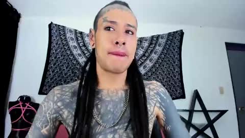 Snapshot of ink_u_buzz chatting on December 2024 03:42:01 AM Dani online show from December 2024 03:42:01 AM