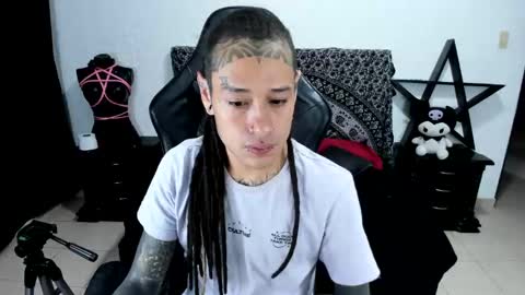 Snapshot of ink_u_buzz chatting on January 2025 02:54:02 AM Dani online show from January 2025 02:54:02 AM