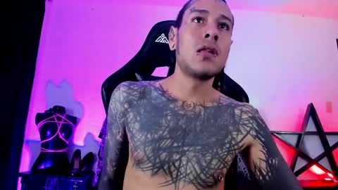 Snapshot of ink_u_buzz chatting on January 2025 11:19:02 PM Dani online show from January 2025 11:19:02 PM