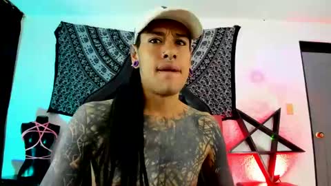 Snapshot of ink_u_buzz chatting on February 2025 04:59:02 AM Dani online show from February 2025 04:59:02 AM