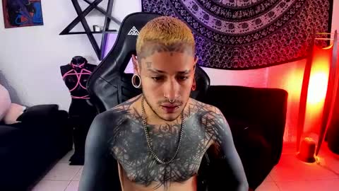 Snapshot of ink_u_buzz chatting on September 2025 10:11:02 PM Dani online show from September 2025 10:11:02 PM