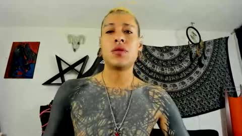 Snapshot of ink_u_buzz chatting on October 2025 11:39:01 AM Dani online show from October 2025 11:39:01 AM