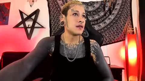 Snapshot of ink_u_buzz chatting on October 2025 12:52:02 AM Dani online show from October 2025 12:52:02 AM