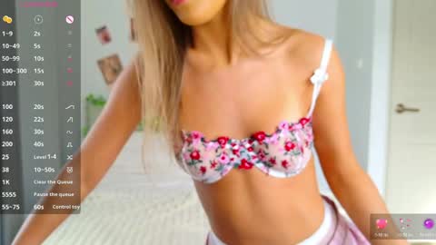Snapshot of innnerlight chatting on May 2026 01:03:01 AM Mila Reef online show from May 2026 01:03:01 AM