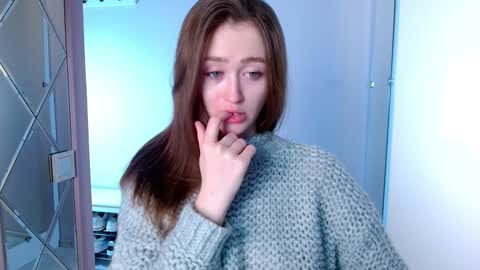 Lina online show from January 2025 01:36:01 PM