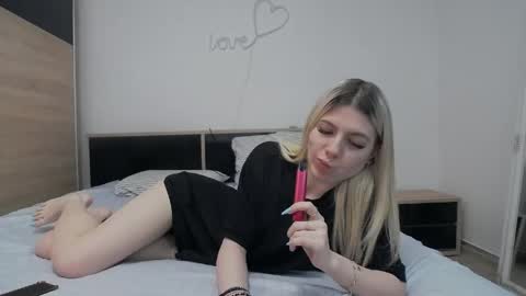 innocentangel2 online show from May 2026 09:32:02 PM