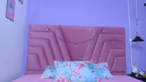 Snapshot of innocenthazel chatting on December 2025 12:32:01 PM innocenthazel online show from December 2025 12:32:01 PM