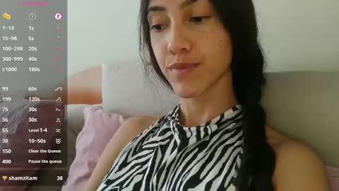 Laroa online show from October 2025 09:25:02 PM