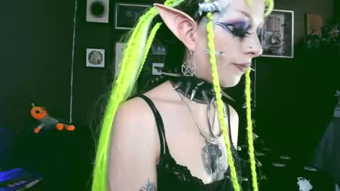 Snapshot of insania_999 chatting on February 2025 04:17:02 PM SANIA online show from February 2025 04:17:02 PM