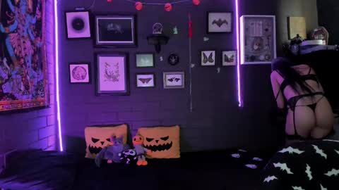 Snapshot of insania_999 chatting on October 2025 05:44:02 PM SANIA online show from October 2025 05:44:02 PM