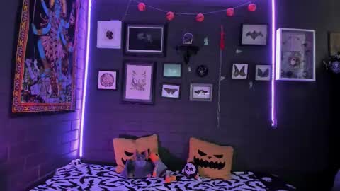 Snapshot of insania_999 chatting on October 2025 04:42:02 PM SANIA online show from October 2025 04:42:02 PM