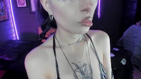 Snapshot of insania_999 chatting on November 2025 05:36:02 PM SANIA online show from November 2025 05:36:02 PM