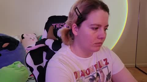 Faye online show from December 2024 07:57:02 PM