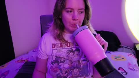 Faye online show from November 2025 02:33:02 AM