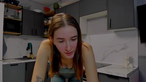 Snapshot of internetsexplorer chatting on December 2024 10:36:01 PM Bernadette  Join  online show from December 2024 10:36:01 PM