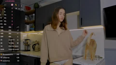 Snapshot of internetsexplorer chatting on December 2024 01:06:02 AM Bernadette  Join  online show from December 2024 01:06:02 AM