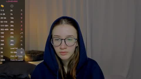 Snapshot of internetsexplorer chatting on January 2025 05:40:02 AM Bernadette  Join  online show from January 2025 05:40:02 AM