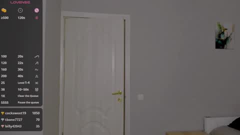 Snapshot of internetsexplorer chatting on February 2025 01:22:02 PM Bernadette  Join  online show from February 2025 01:22:02 PM