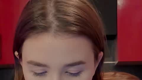 Snapshot of internetsexplorer chatting on March 2025 03:40:02 PM Bernadette  Join  online show from March 2025 03:40:02 PM