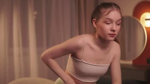 Avie online show from April 2026 06:24:02 PM