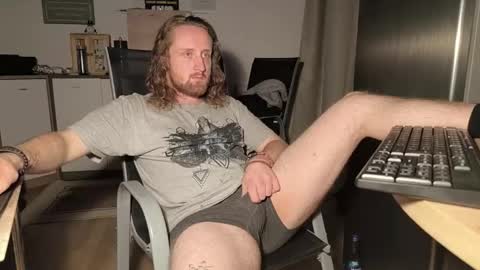 Snapshot of ipipo42o chatting on October 2025 10:10:01 PM DrownMentally online show from October 2025 10:10:01 PM