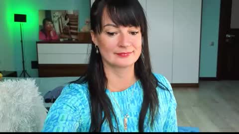 iracherrynow online show from November 2025 10:04:02 AM