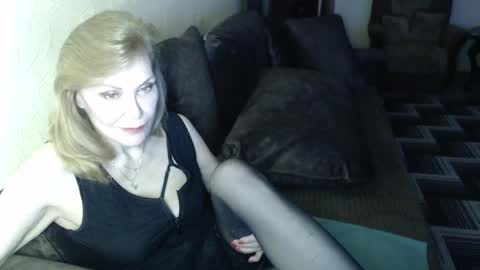 Snapshot of irenalegs chatting on April 2026 04:10:02 AM irenalegs online show from April 2026 04:10:02 AM