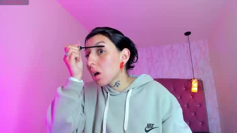 iris_77 online show from November 2025 11:36:02 AM