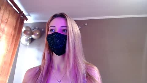 Lily online show from November 2025 11:43:02 AM