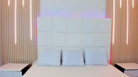 Iris online show from September 2025 04:23:01 AM