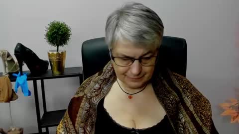 Snapshot of iris_xdesire chatting on January 2025 07:06:01 AM I R I S online show from January 2025 07:06:01 AM