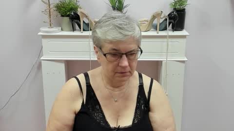 Snapshot of iris_xdesire chatting on December 2025 07:12:01 AM I R I S online show from December 2025 07:12:01 AM