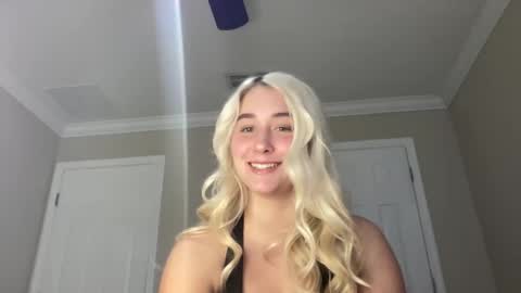 Irispink1 online show from December 2025 09:11:01 PM