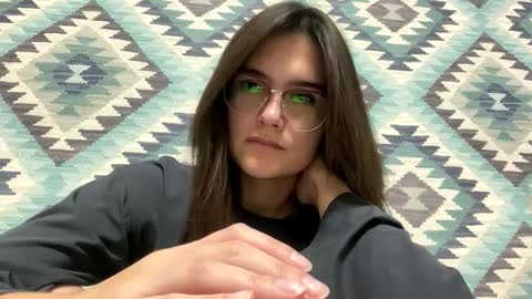 irisss31 online show from November 2025 08:43:02 PM