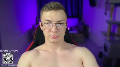 Snapshot of iron__chapman chatting on November 2025 03:31:01 AM Iron online show from November 2025 03:31:01 AM