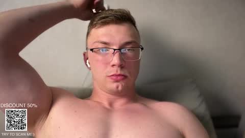 Snapshot of iron__chapman chatting on November 2025 12:11:02 AM Iron online show from November 2025 12:11:02 AM