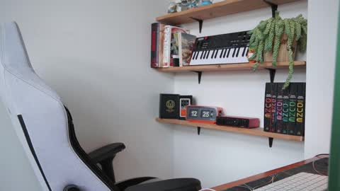 Sam online show from April 2026 04:25:01 PM