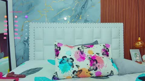 Snapshot of irresistiblemilf chatting on January 2025 12:11:02 PM Sandy online show from January 2025 12:11:02 PM