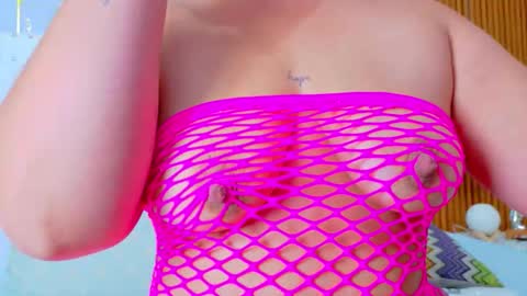 Snapshot of irresistiblemilf chatting on November 2025 12:59:02 PM Sandy online show from November 2025 12:59:02 PM